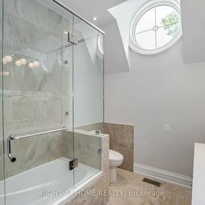 35,&nbsp;Burnelm, Islington-City Centre West, Toronto