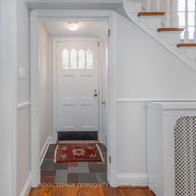 223,&nbsp;Riverside, High Park-Swansea, Toronto