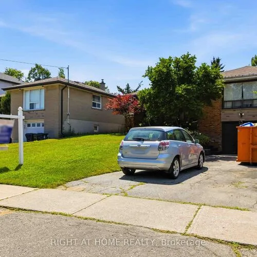 Premium freehold home for sale: 68, Barford, Rexdale-Kipling, Toronto