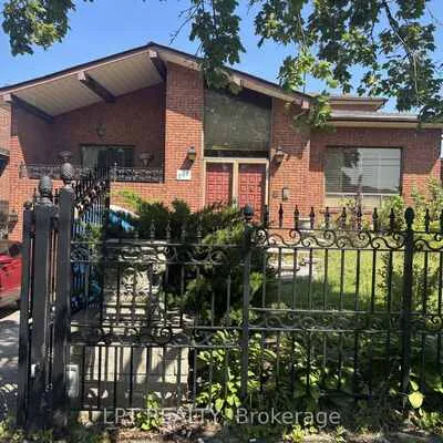 296,&nbsp;Rustic, Rustic, Toronto
