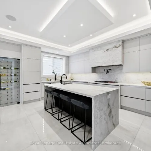 Premium freehold home for sale: 14, Joyce, Yorkdale-Glen Park, Toronto