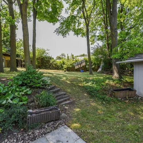 Premium freehold home for sale: 31, Queensborough, Willowridge-Martingrove-Richview, Toronto