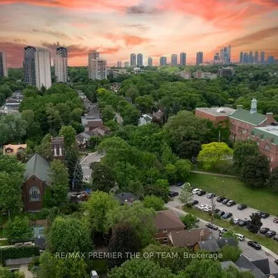 299,&nbsp;Quebec, Junction Area, Toronto
