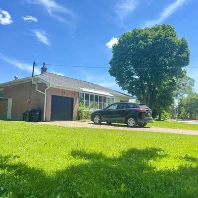 71,&nbsp;Lloyd Manor, Princess-Rosethorn, Toronto