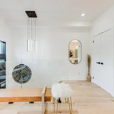 4,&nbsp;Lunness, Alderwood, Toronto
