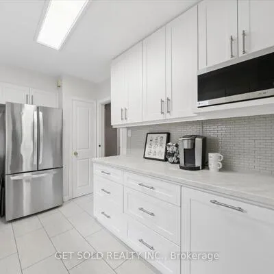 32,&nbsp;Checkendon, Rexdale-Kipling, Toronto