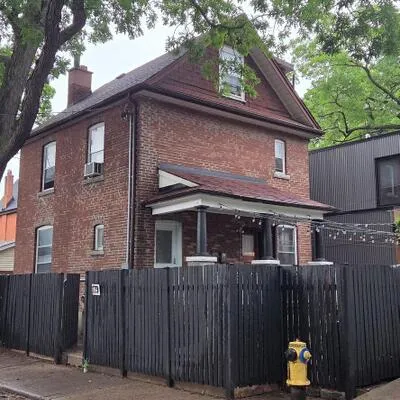 179,&nbsp;Gilmour, Junction Area, Toronto