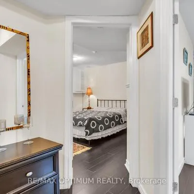 1,&nbsp;Dundee, York University Heights, Toronto