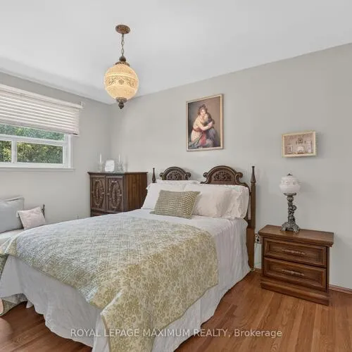 Premium freehold home for sale: 42, Pergola, West Humber-Clairville, Toronto