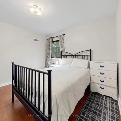 76,&nbsp;Westona, Humber Heights, Toronto
