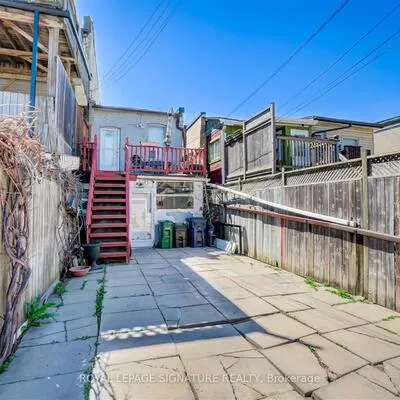 3142,&nbsp;Dundas, Junction Area, Toronto