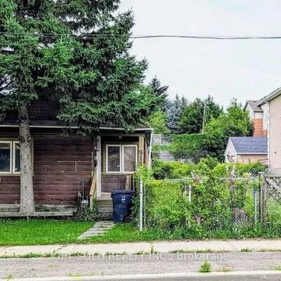 918,&nbsp;Keele, Keelesdale-Eglinton West, Toronto