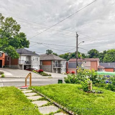 410,&nbsp;Silverthorn, Keelesdale-Eglinton West, Toronto