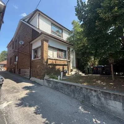 64,&nbsp;Ashburnham, Corso Italia-Davenport, Toronto