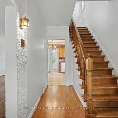 18,&nbsp;Elma, Mimico, Toronto