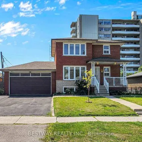 Premium freehold home for sale: 37, Victory, Downsview-Roding-CFB, Toronto