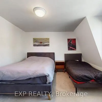 59,&nbsp;Vanevery, Mimico, Toronto
