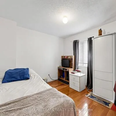 14,&nbsp;Elphick, Weston, Toronto