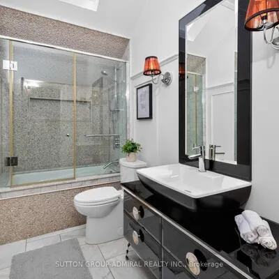 63,&nbsp;Westbury, Keelesdale-Eglinton West, Toronto