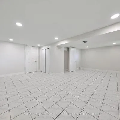 2703,&nbsp;Lake Shore, Mimico, Toronto