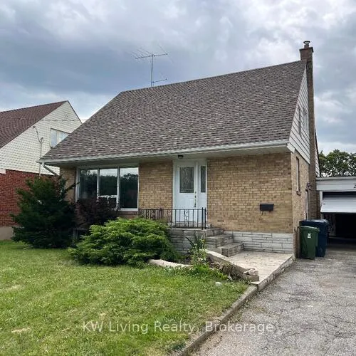 Premium freehold home for sale: 26, Mooreshead, Etobicoke West Mall, Toronto