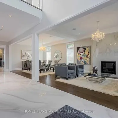 25,&nbsp;YORKLEIGH, Humber Heights, Toronto