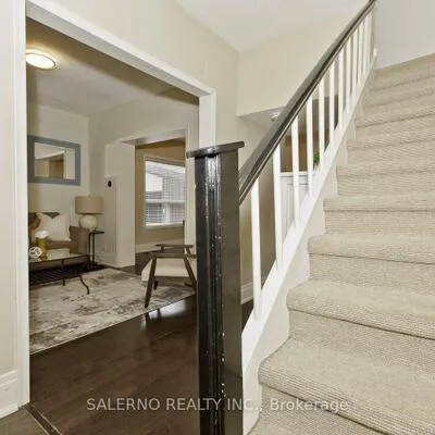 34,&nbsp;Fairfield, Long Branch, Toronto