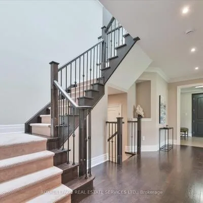 439,&nbsp;Martin Grove, Princess-Rosethorn, Toronto
