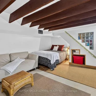 320,&nbsp;Weston, Junction Area, Toronto
