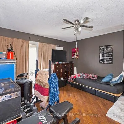 73,&nbsp;Struthers, Mimico, Toronto