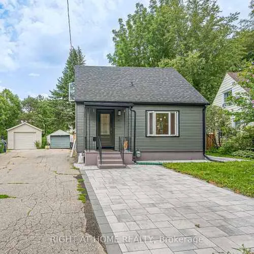 Premium freehold home for sale: 121, Hearst, Brookhaven-Amesbury, Toronto
