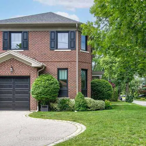 Premium freehold home for sale: 32, Jopling, Islington-City Centre West, Toronto