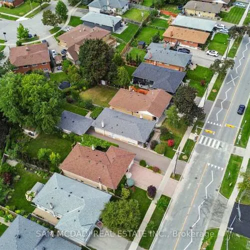 Premium freehold home for sale: 248, Wellesworth, Eringate-Centennial-West Deane, Toronto