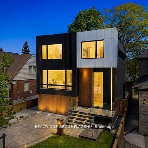 Premium freehold home for sale: 7, Bentley, Stonegate-Queensway, Toronto