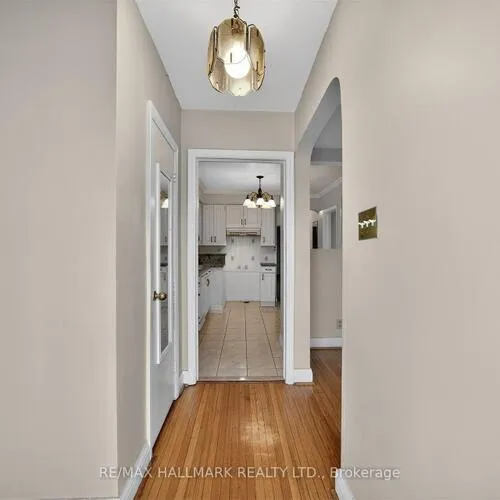 Premium freehold home for sale: 50, Dorking, Downsview-Roding-CFB, Toronto