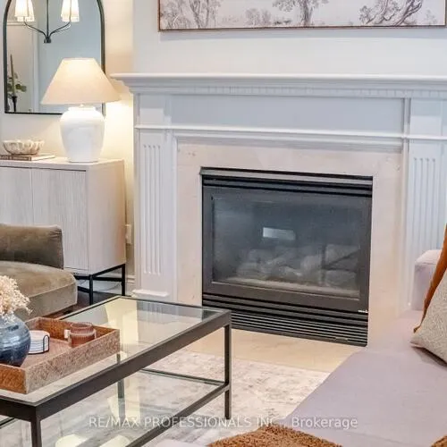 Premium freehold home for sale: 8, Beaverbrook, Princess-Rosethorn, Toronto