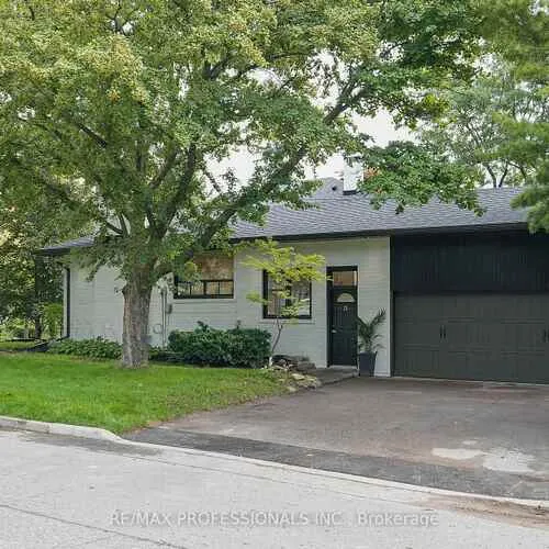 Premium freehold home for sale: 15, Bell Royal, Edenbridge-Humber Valley, Toronto