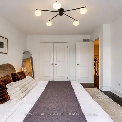 Premium freehold home for sale: 18, Matthew, Princess-Rosethorn, Toronto