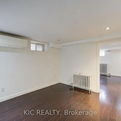 35,&nbsp;Montcalm, Briar Hill-Belgravia, Toronto