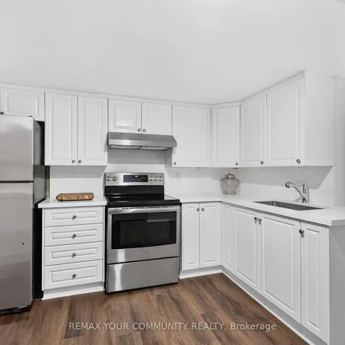 Premium freehold home for sale: 92, Beaver Bend, Eringate-Centennial-West Deane, Toronto