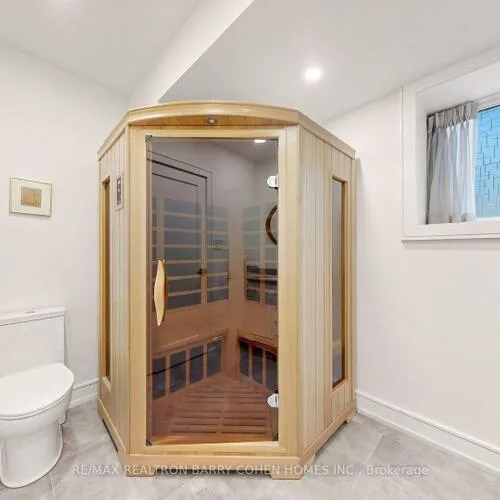 Premium freehold home for sale: 7, Greenbrook, Beechborough-Greenbrook, Toronto