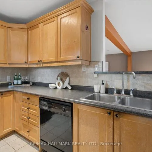 Premium freehold home for sale: 28, Finsbury, Alderwood, Toronto