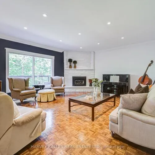 Premium freehold home for sale: 19, Ridgegate, Stonegate-Queensway, Toronto