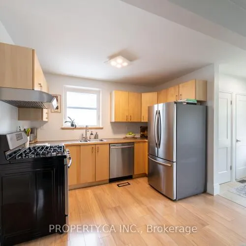 Premium freehold home for sale: 44, Daniels, Stonegate-Queensway, Toronto
