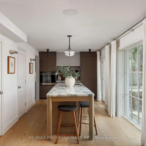 Premium freehold home for sale: 8, Glenn Murray, Stonegate-Queensway, Toronto