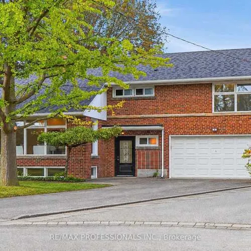 Premium freehold home for sale: 8, Northolt, Edenbridge-Humber Valley, Toronto