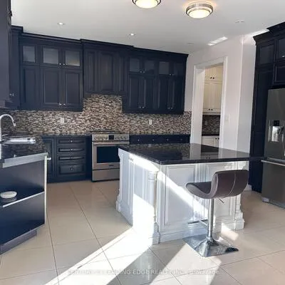 83,&nbsp;Golden Forest, Patterson, Vaughan