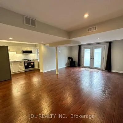 32,&nbsp;Bestview, Maple, Vaughan
