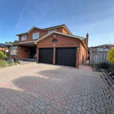 15,&nbsp;Ivory, West Woodbridge, Vaughan