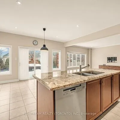 111,&nbsp;LEALINDS, Patterson, Vaughan